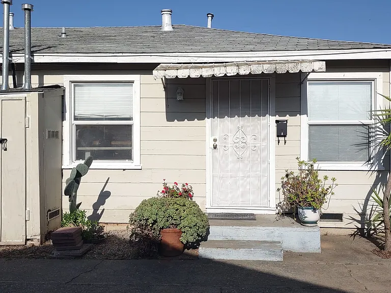 6838 18th Ave #A — Photo 2