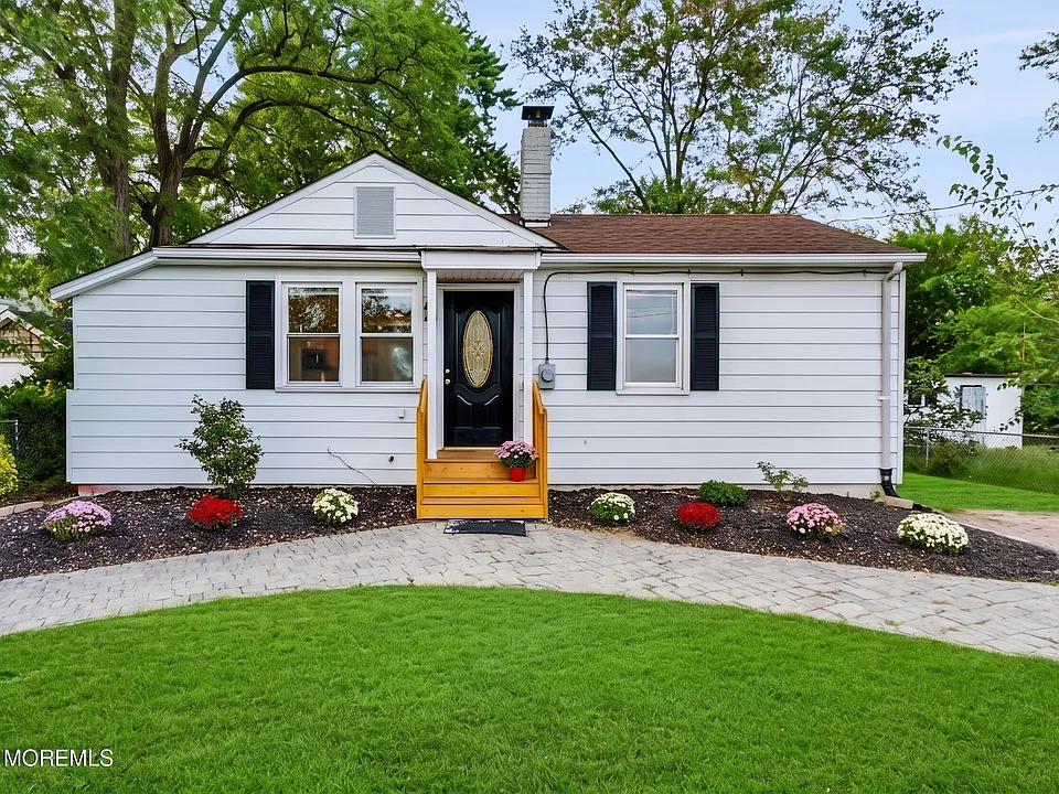 16 Creek Rd
