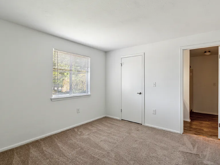 Village at Windermere Apartments — Photo 25