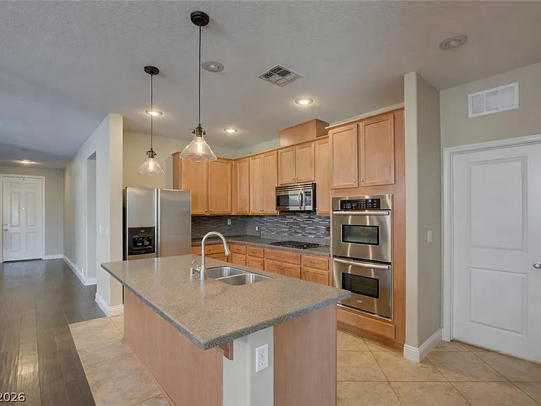 3191 Sisley Garden Ave — Photo 2