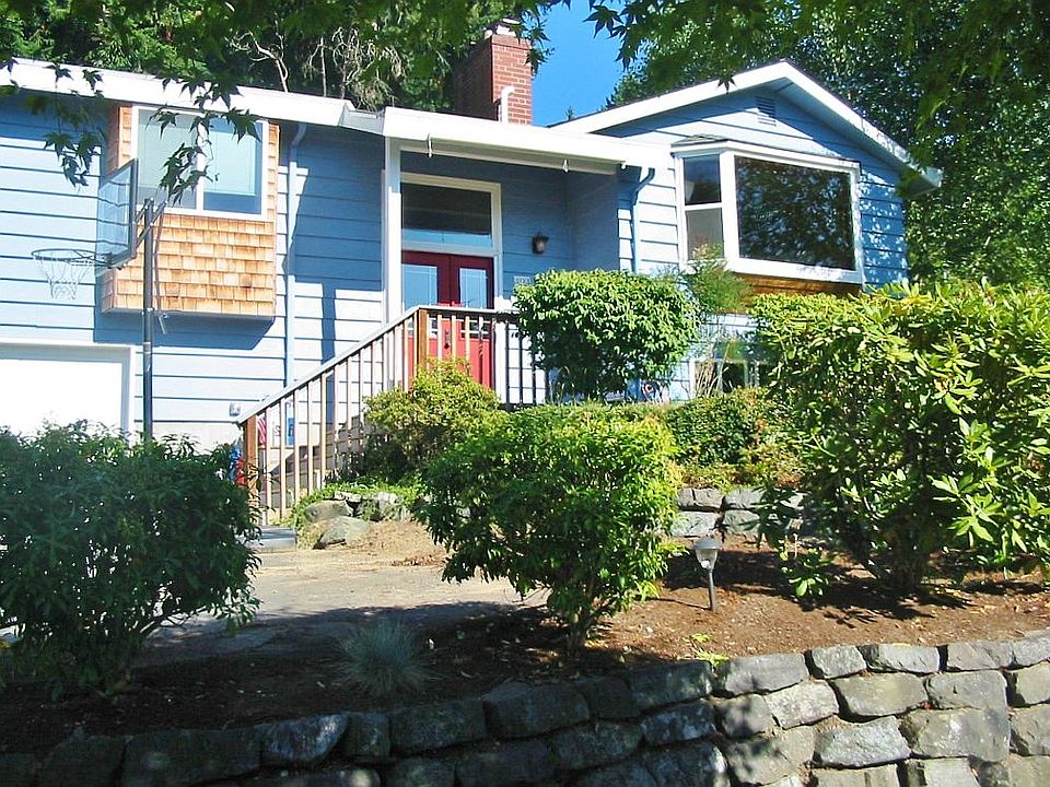 1st image of 494 NE Vena St