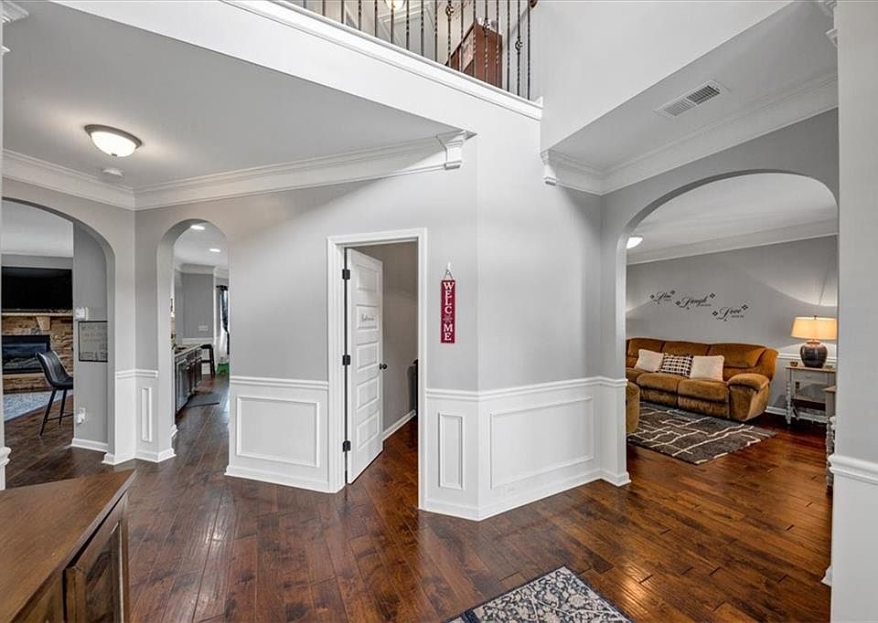 1st image of 523 Besra Dr