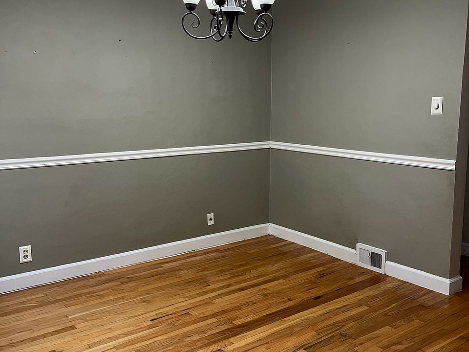 1st image of 2641 Grand Ave
