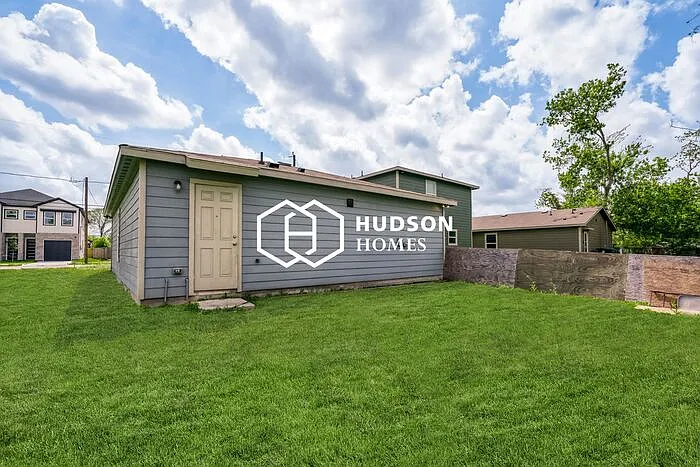 7947 Henson St — Photo 12