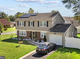 9 Millbrook Dr, Willingboro, NJ 08046