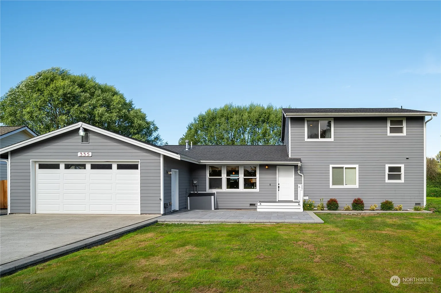 335 10th Avenue N photo 1