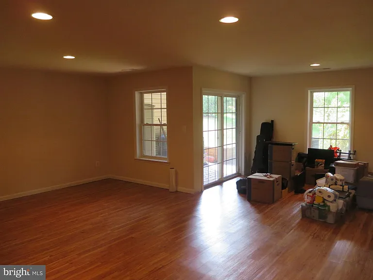 1503 Shields Ter NE — Photo 25