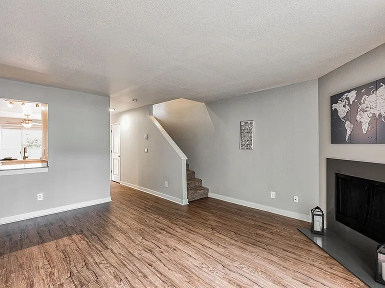 Sterling Pointe — Photo 25