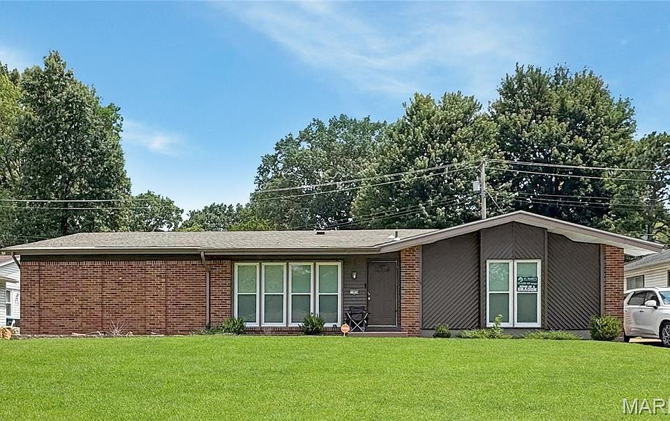 1st image of 11826 Hidden Lake Dr