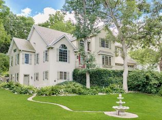 2510 Arbor Ct, Mendota Heights, MN 55120