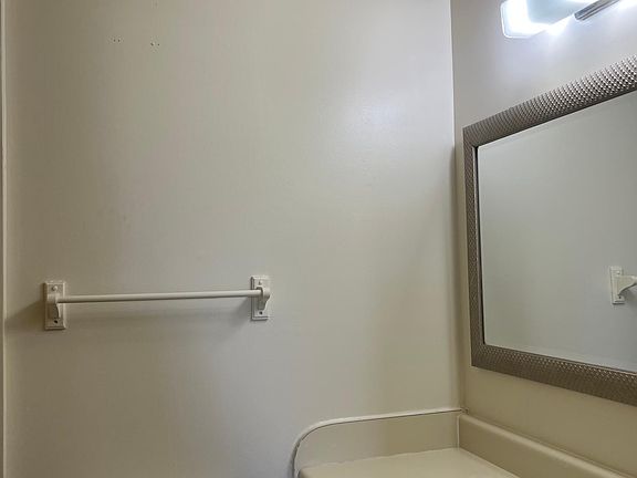 5th image of 5320 Grand Lake Cres