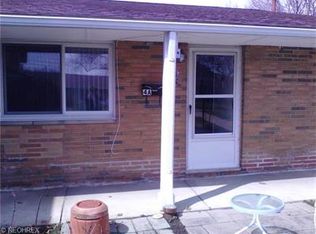 21934 River Oaks Dr #A4, Rocky River, OH 44116