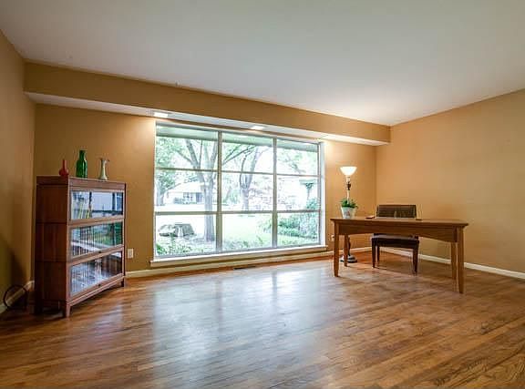 5th image of 9825 Bluff Dale Dr