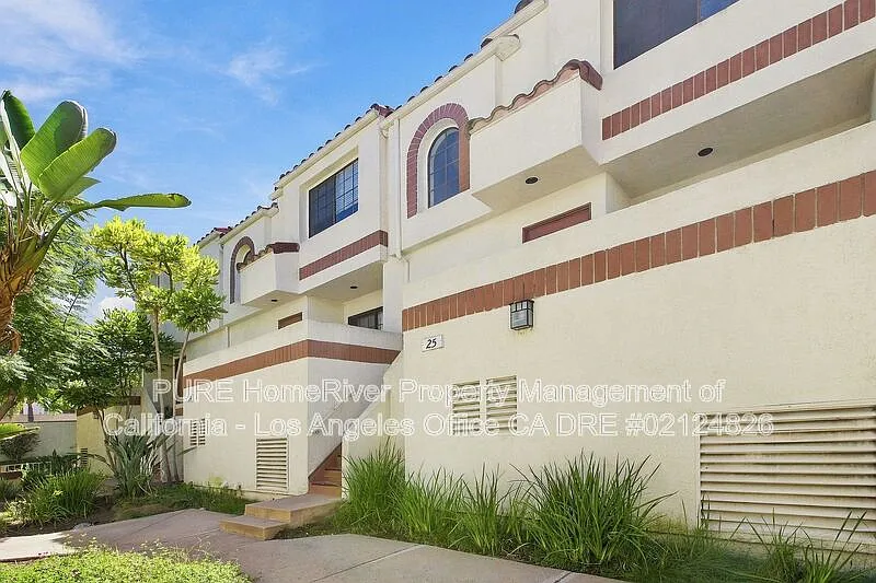 2 bed, 2.5 bath, 1184 sqft, $3,495 — Photo 2