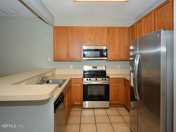 3rd image of 5851 PARKSTONE CROSSING Drive
