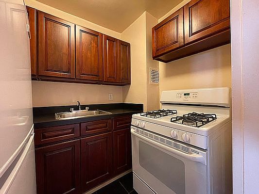 5th image of 14241 41st Ave APT 616
