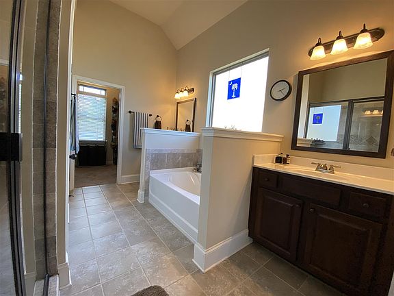 4th image of 165 Harvest Brook Way