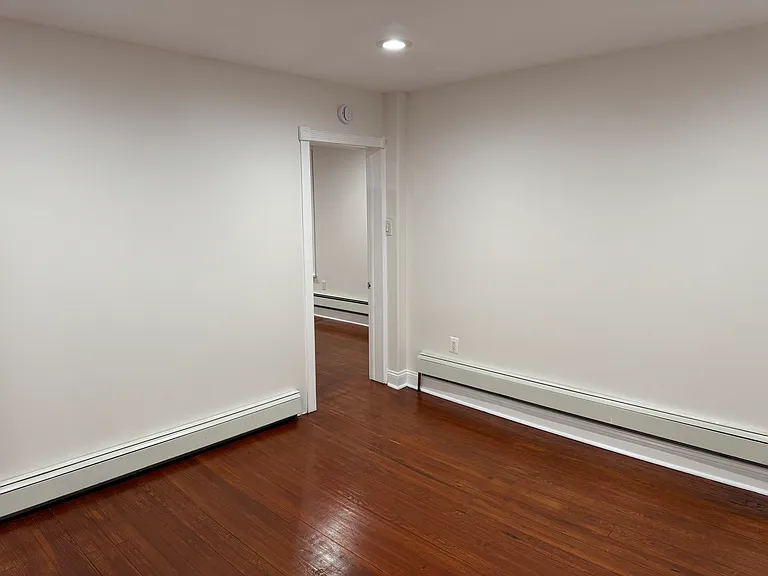 546 Walnut St #1 — Photo 11
