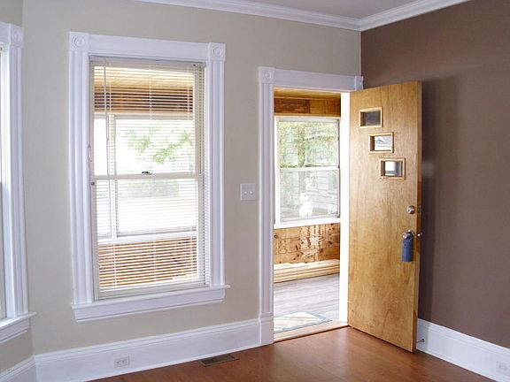 3rd image of 1040 Arianna St NW