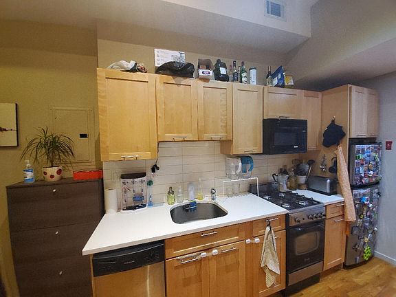 4th image of 164 E 112th St APT 1A