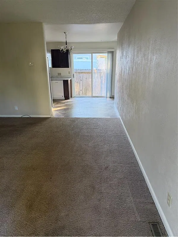 2 bed, 1.0 bath, 1032 sqft, $1,395 — Photo 3