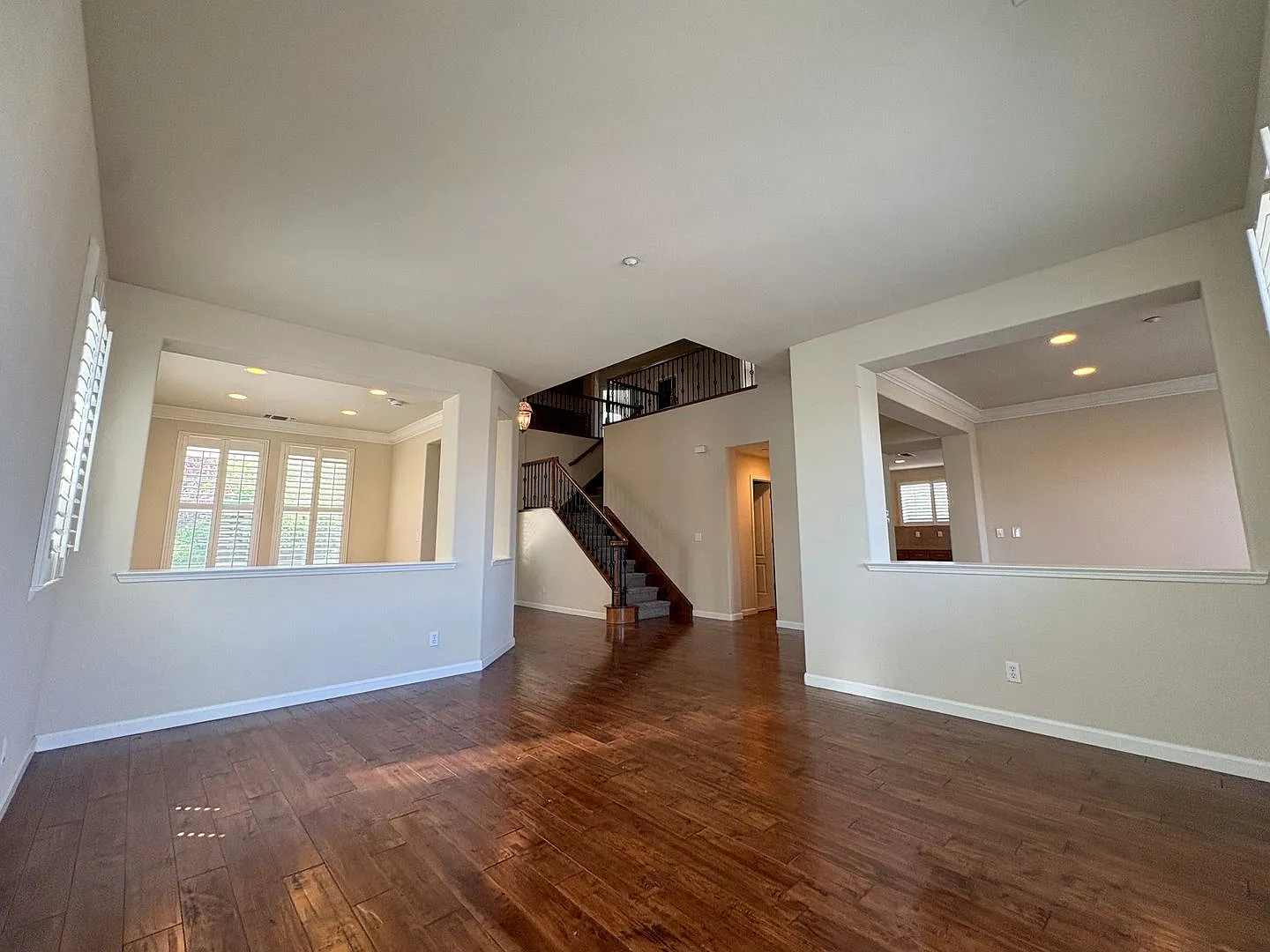 Spacious Shadow Lakes Home 4 Bedroom 3 Bath — Photo 2