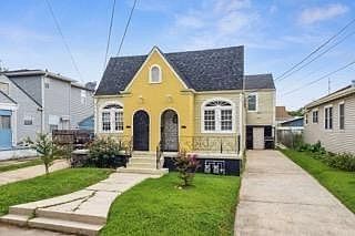 1st image of 4757 Baccich St