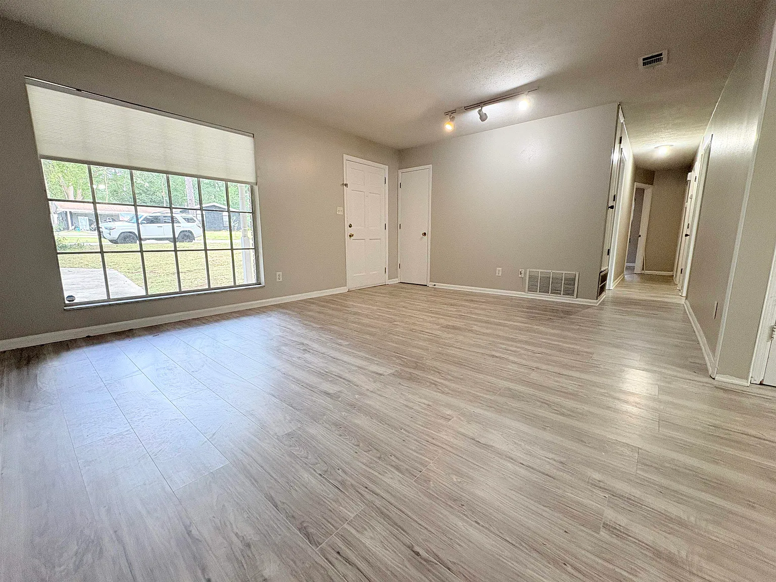 4 bed, 1595 sqft, $1,750 — Photo 4