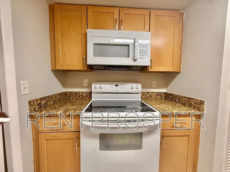 6104 Curry Ford Rd #108 — Photo 6
