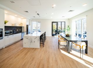 Rozzie, Roslindale, MA 02131