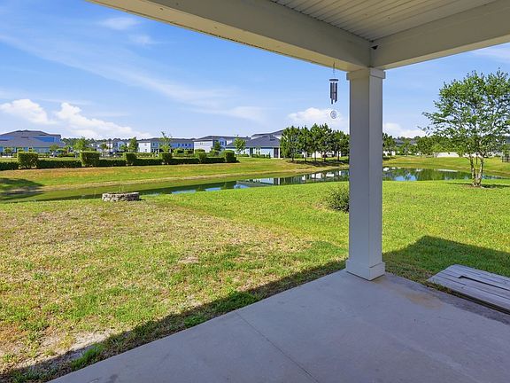 3rd image of 324 Holly Forest Dr