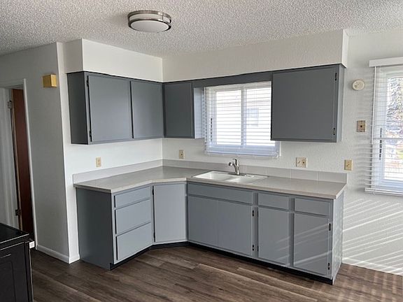 5th image of 2356 Dixon Ave #3