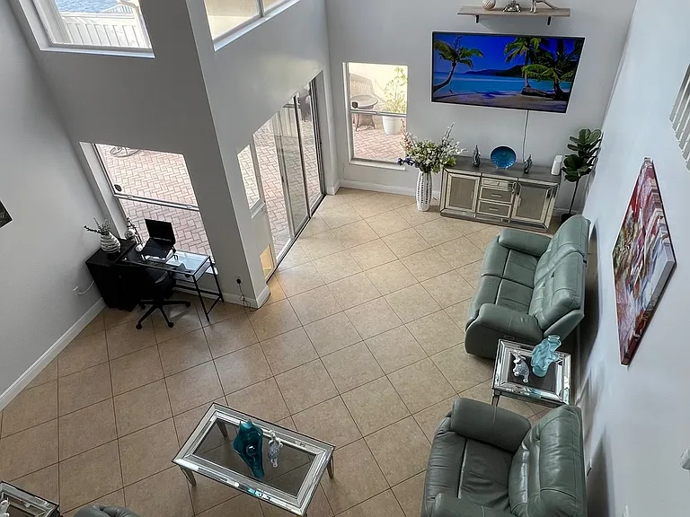 1590 Seagrape Way — Photo 2