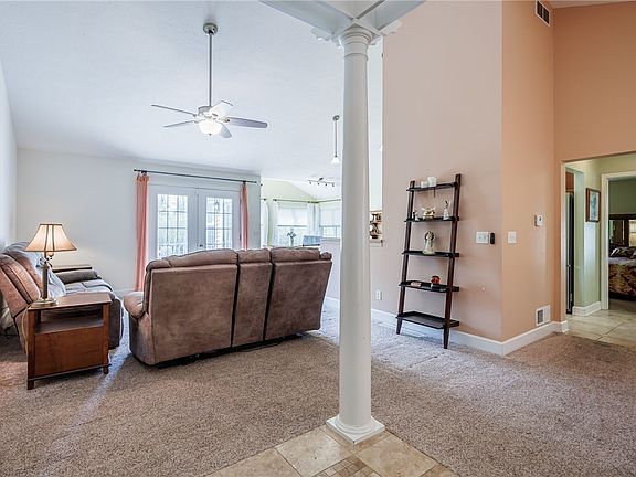 5th image of 83 Arborway Ln