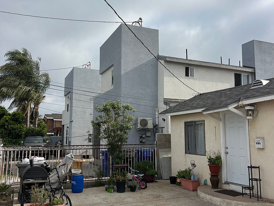 2nd image of 10905 S Burin Ave #9