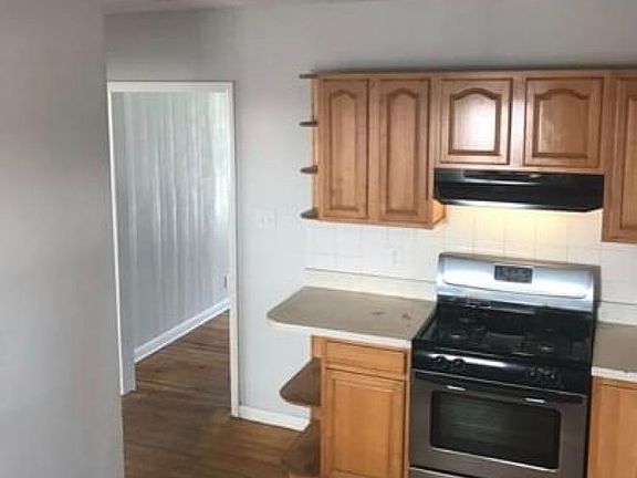 4th image of 7601 N Highland Ave