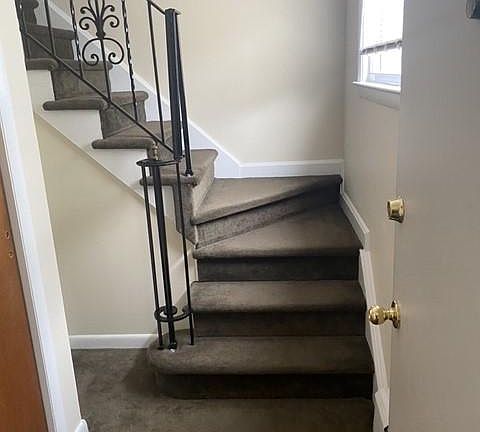 4th image of 44 Longview Ave APT 3