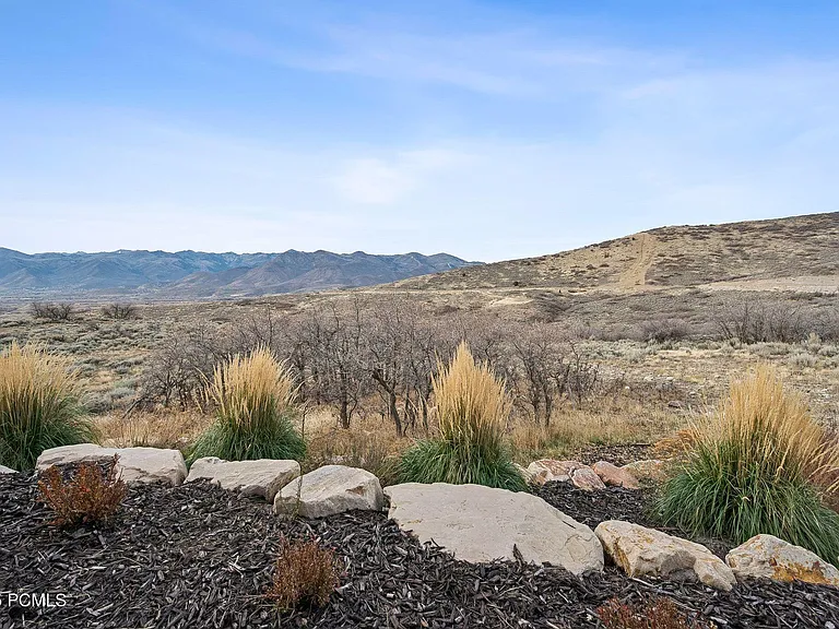 2005 Lookout Peak Cir — Photo 39