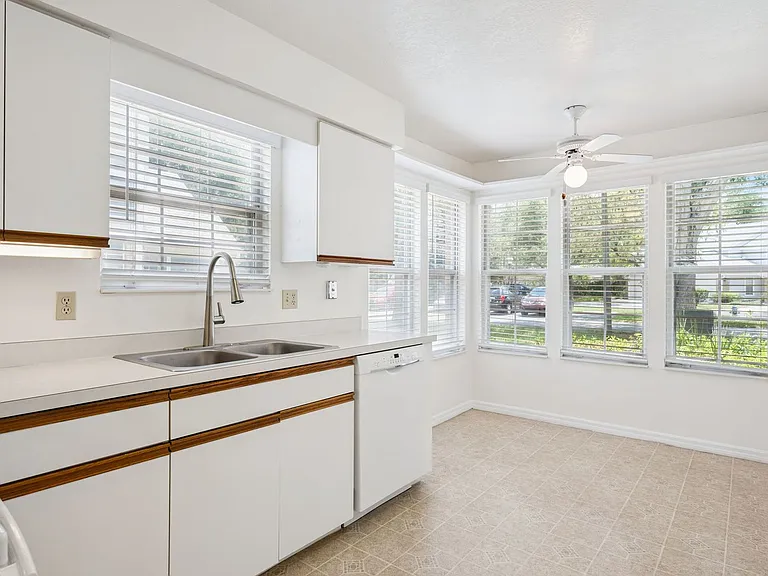 4807 Coachmans Dr #2408 — Photo 8