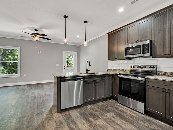 5th image of 3022 Three Creeks Dr NW