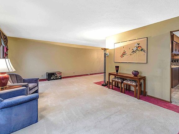 4th image of 31624 Electric Blvd