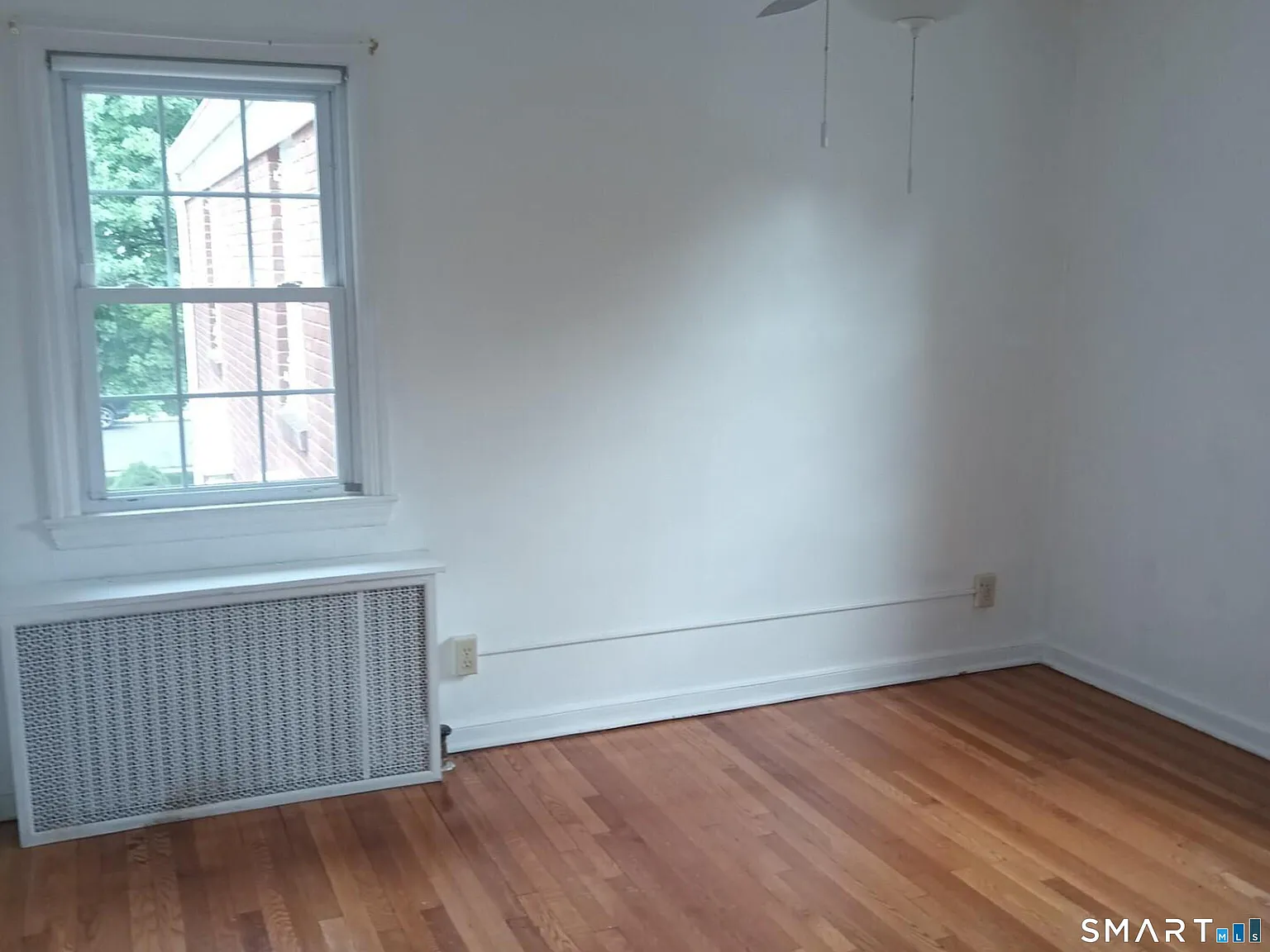 2 bed, 1.0 bath, 696 sqft, $1,600 — Photo 3