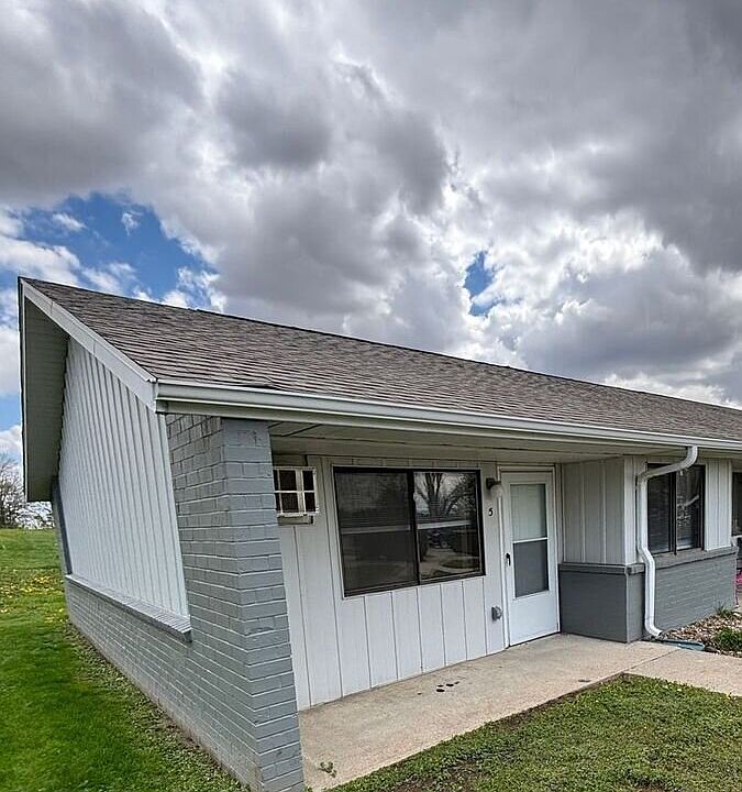 1st image of 805 3rd Ave SW #5