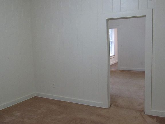 5th image of 1006 Hart St APT A