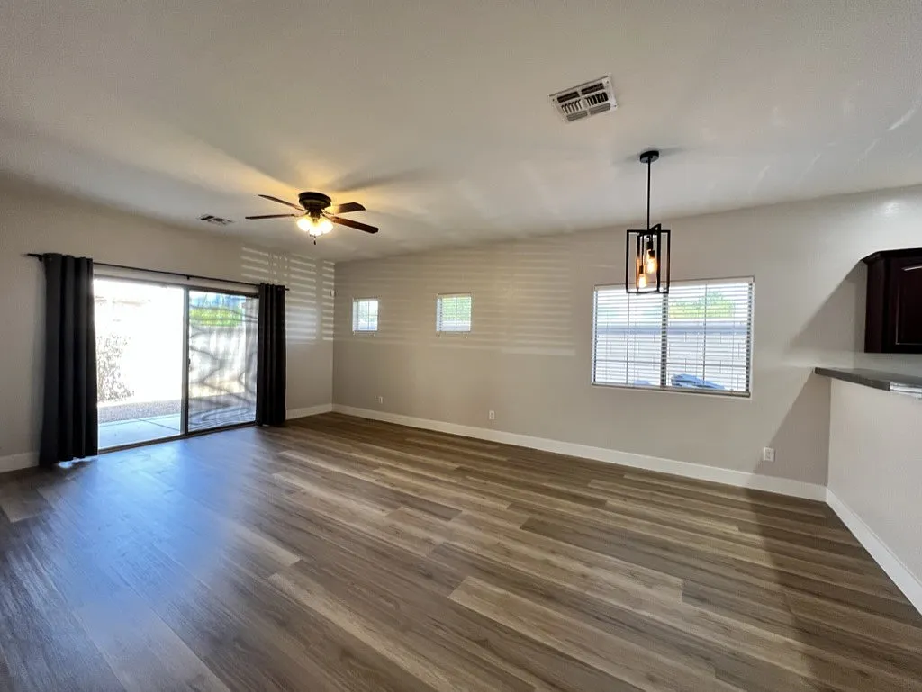 2138 North Arbor Lane — Photo 2