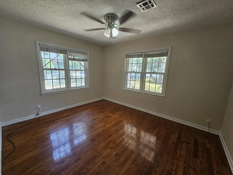 1331 NW Cherry Ave — Photo 9