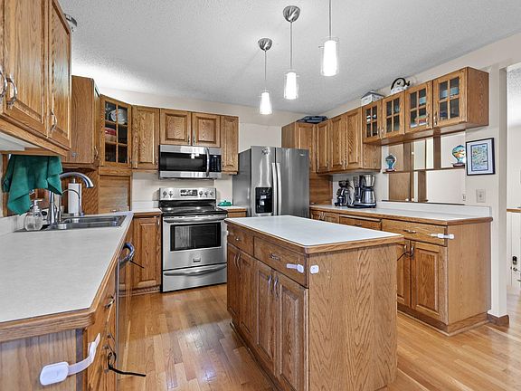 3rd image of 21429 Rum River Dr