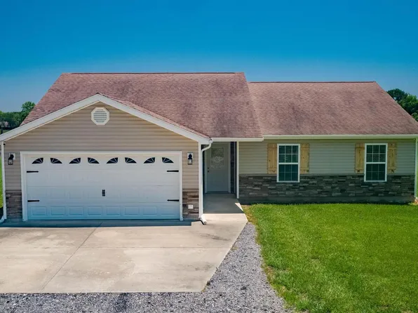 766 Creekside Ln, De Soto, IL 62924