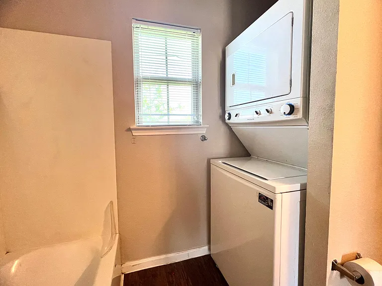 2512 S Houston Ave #D — Photo 7