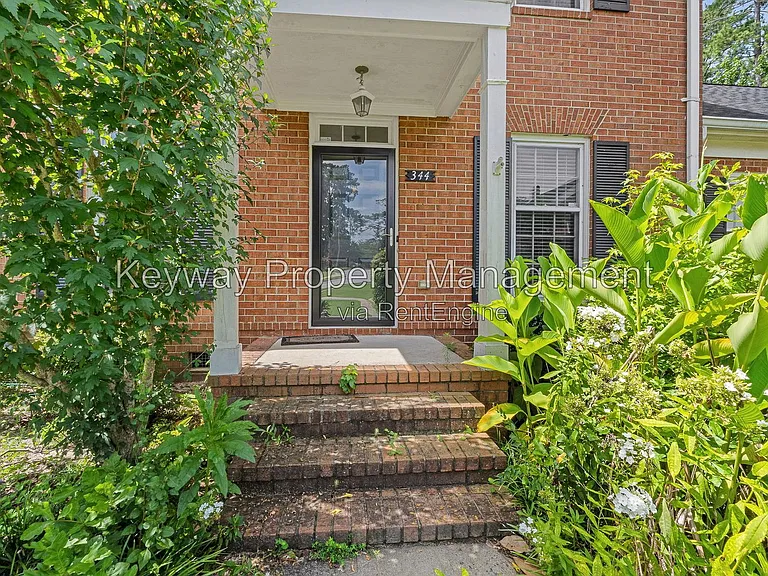 344 Folkstone Cir — Photo 2